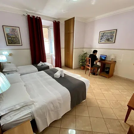 Hotel Resi Rom